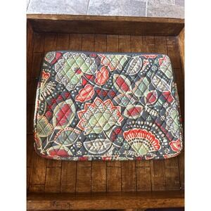 Vera Bradley Quilted Pouch Organizer Floral Print Red Green Gray Zip Pouch 14 in